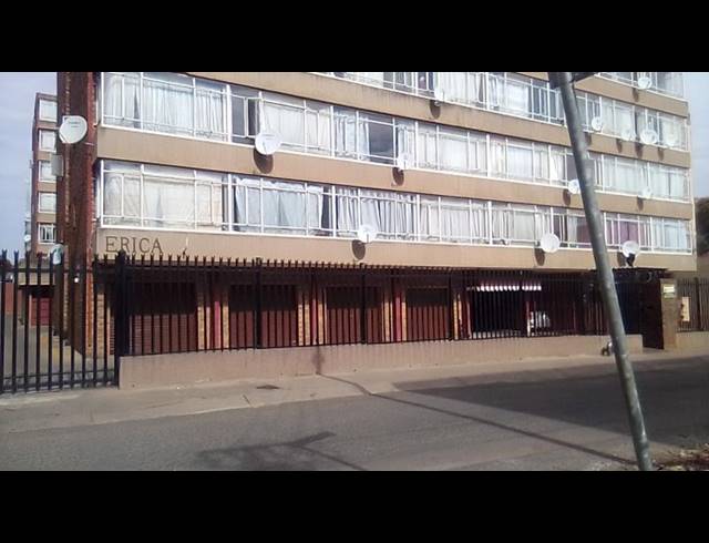 4 BEDROOM APARTMENT FOR SALE IN SUNNYSIDE